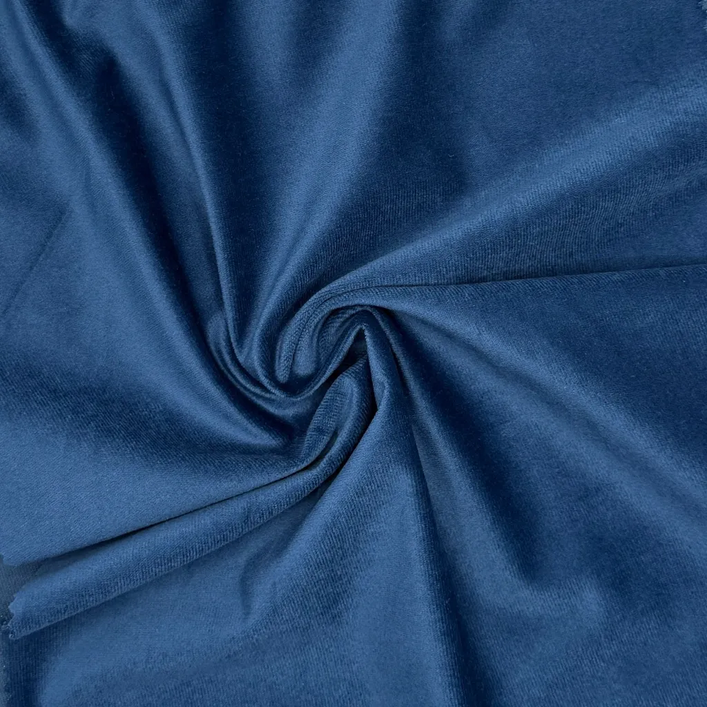 Velvet-Aleman.webp