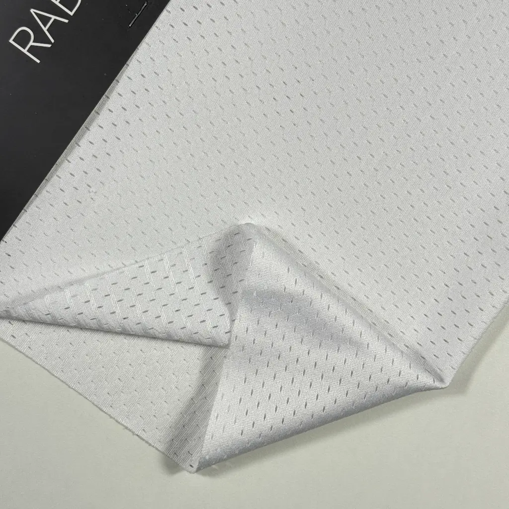 Max Eyelet