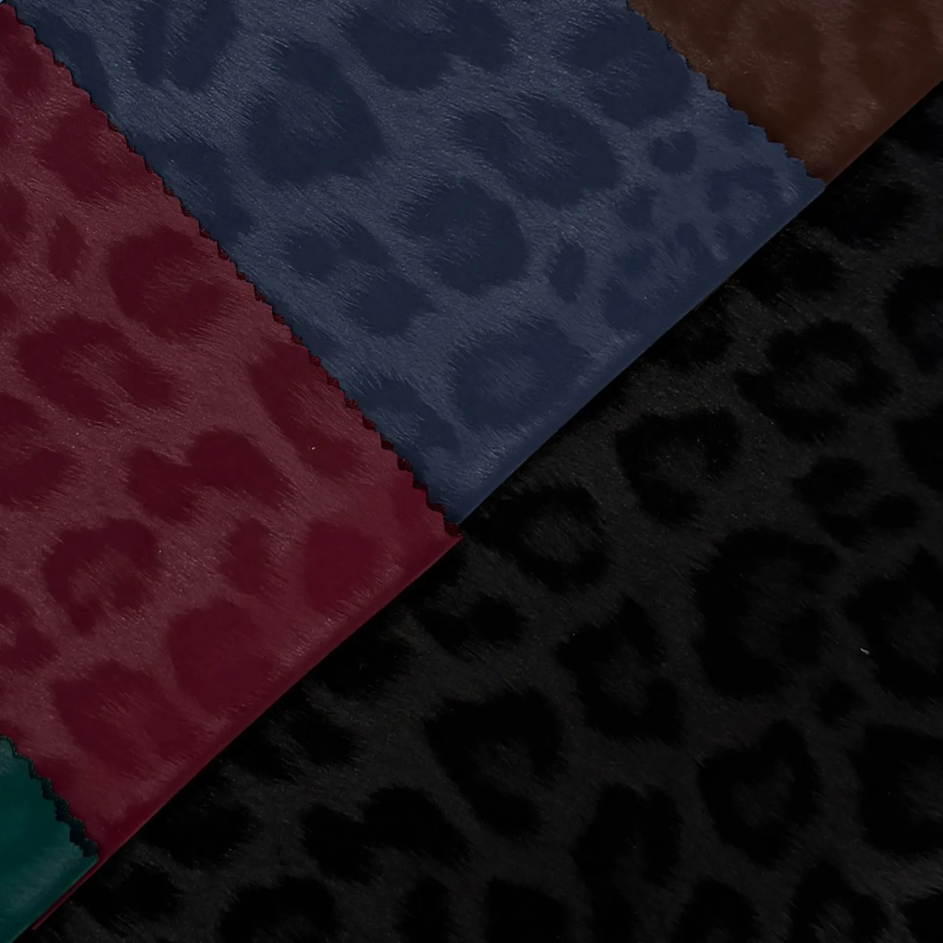 Leopard Stretch PU (Black)