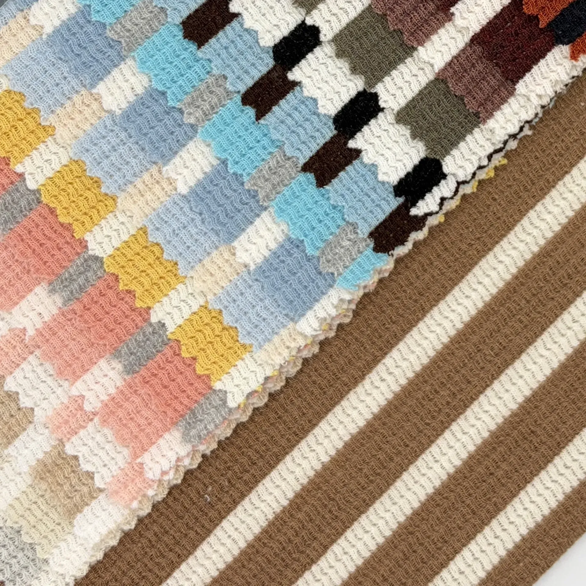 Classic Seersucker Stripe (Taupe/Cream)