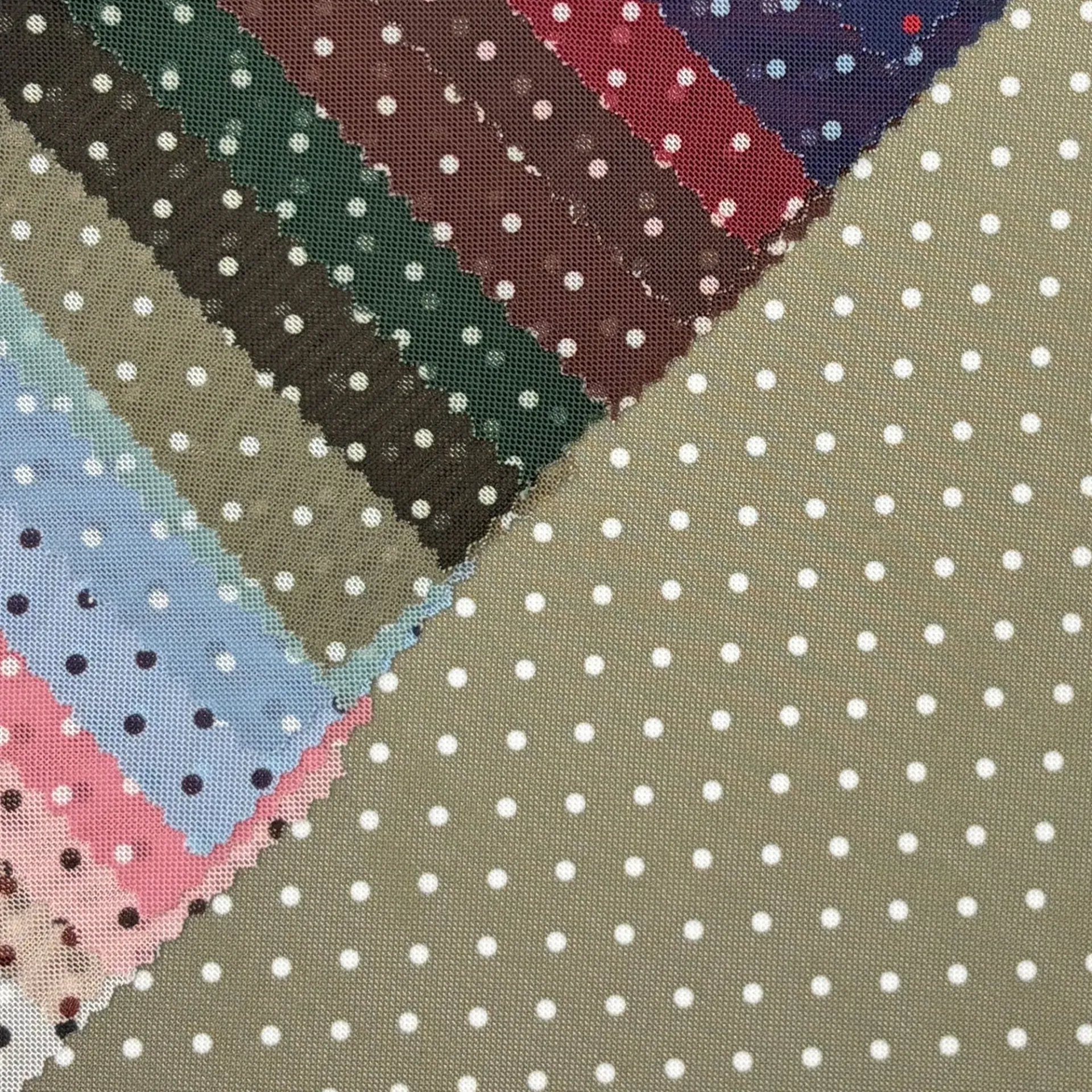 Petite Dots Mesh (Black/White)